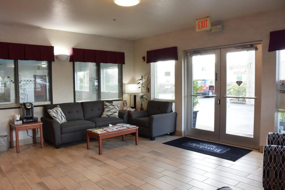 Travelodge Suites by Wyndham Newberg Hotel in Newberg