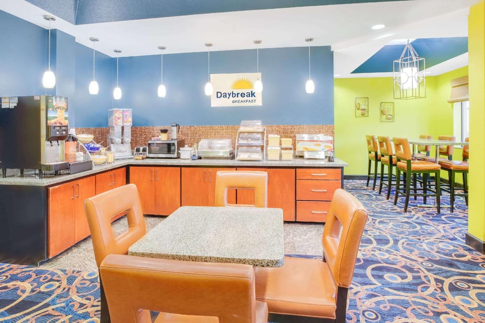 Days Inn & Suites by Wyndham Russellville Hotel in Russellville
