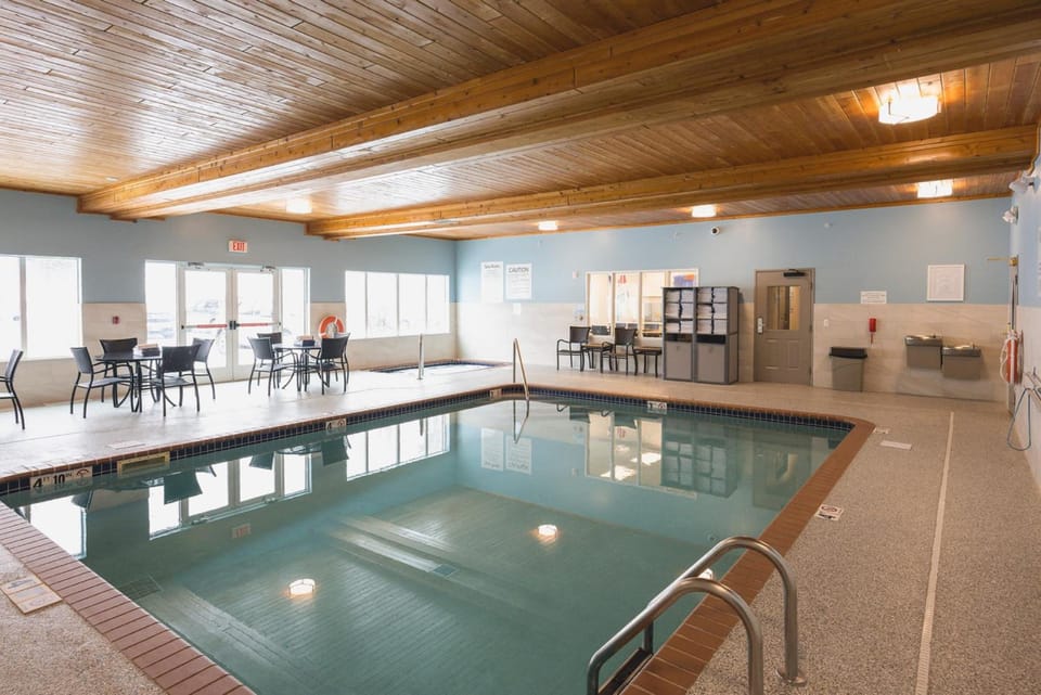 Holiday Inn Express & Suites Marquette By IHG Hotel in Marquette