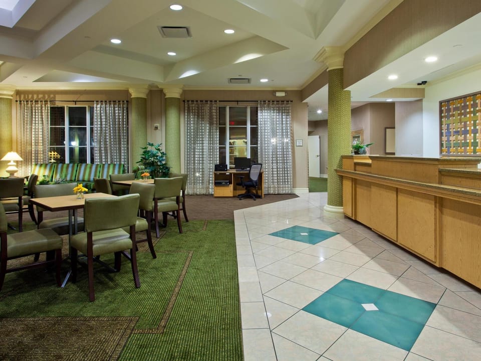 La Quinta Inn & Suites by Wyndham Miami Airport West Hotel in Doral
