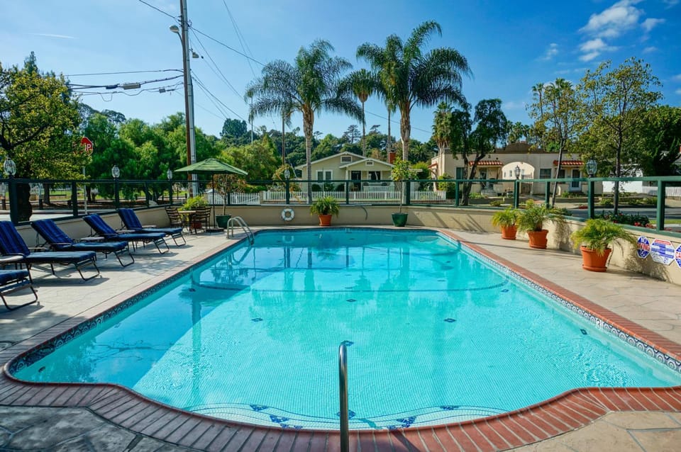 Lavender Inn by the Sea Inn in Santa Barbara