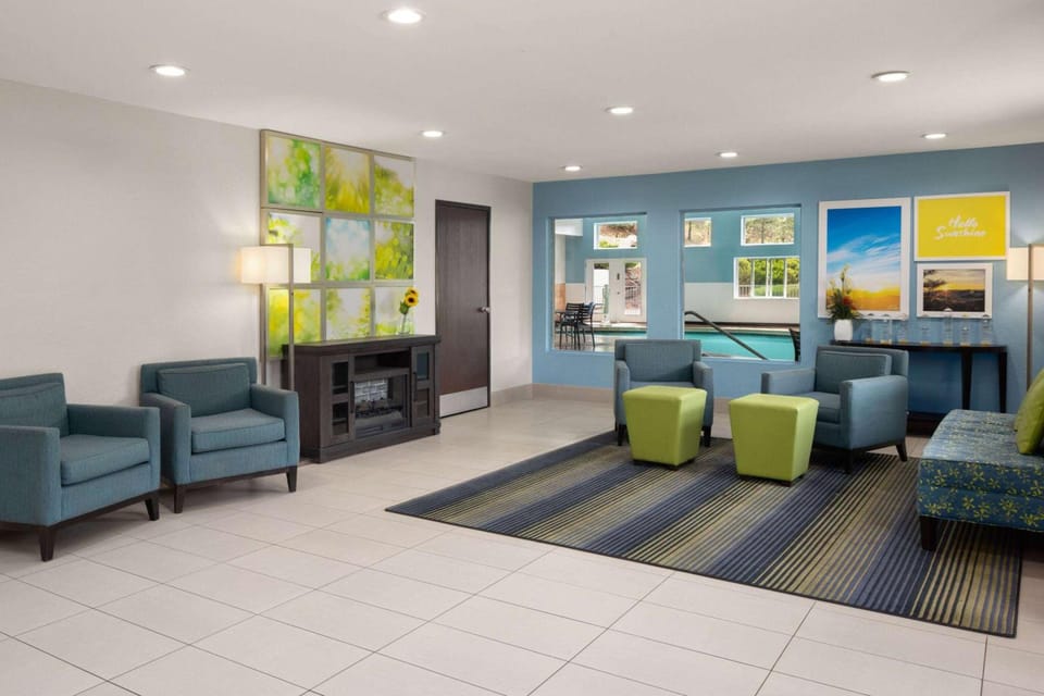 Days Inn by Wyndham Williams Hotel in Williams
