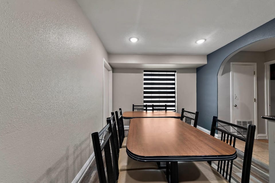 Econo Lodge Inn & Suites Laredo - Nuevo Laredo Motel in Laredo