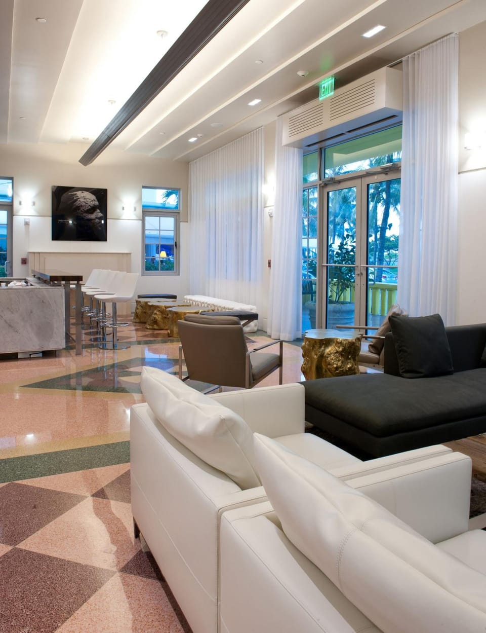 Shared lounge/TV area