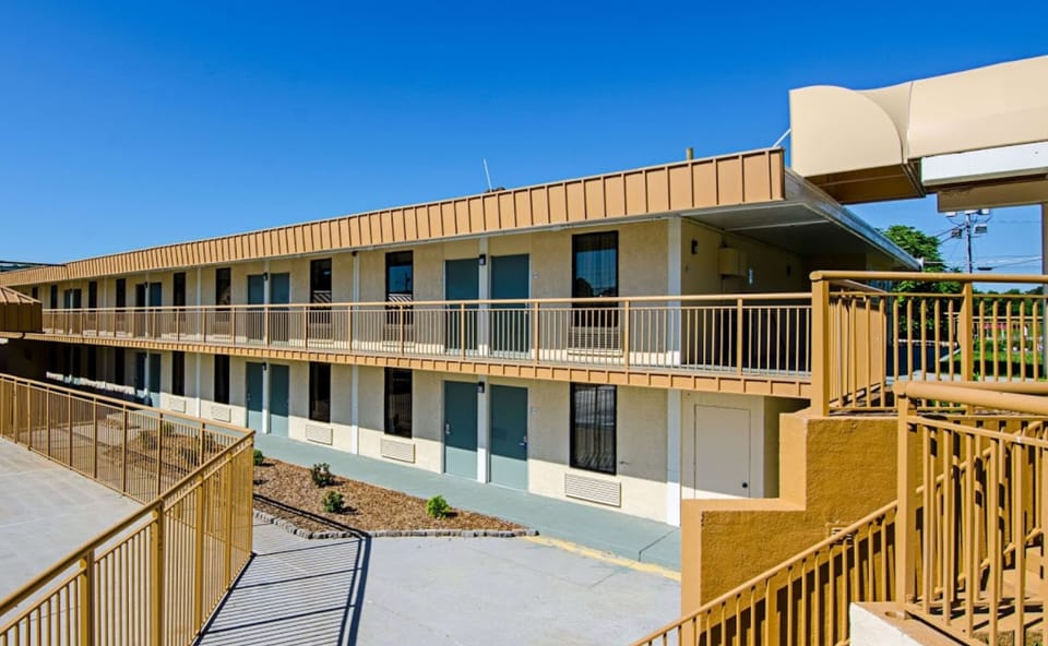Travel Inn Bristol Near State Street Hotel in Bristol