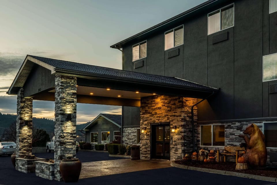 La Quinta Inn & Suites by Wyndham Grants Pass Hotel in Grants Pass