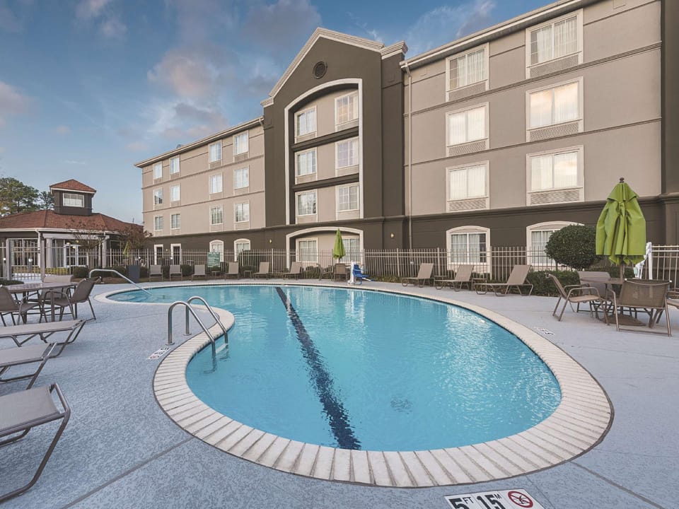 La Quinta Inn & Suites by Wyndham Shreveport Airport Hotel in Shreveport