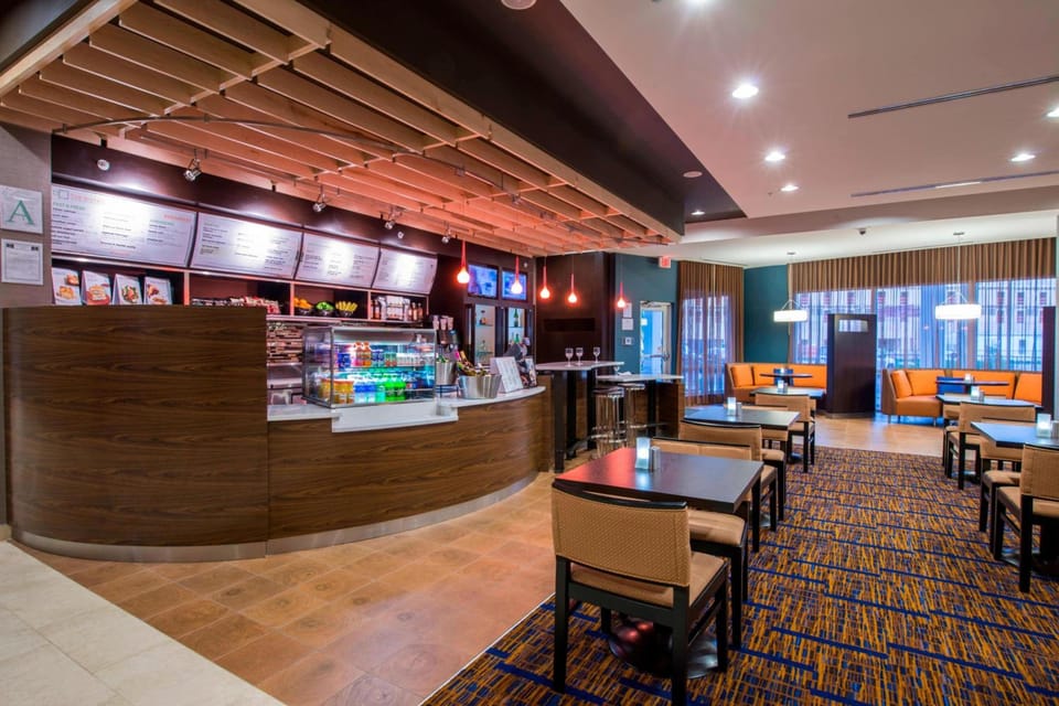 Courtyard by Marriott Columbus Hotel in Columbus