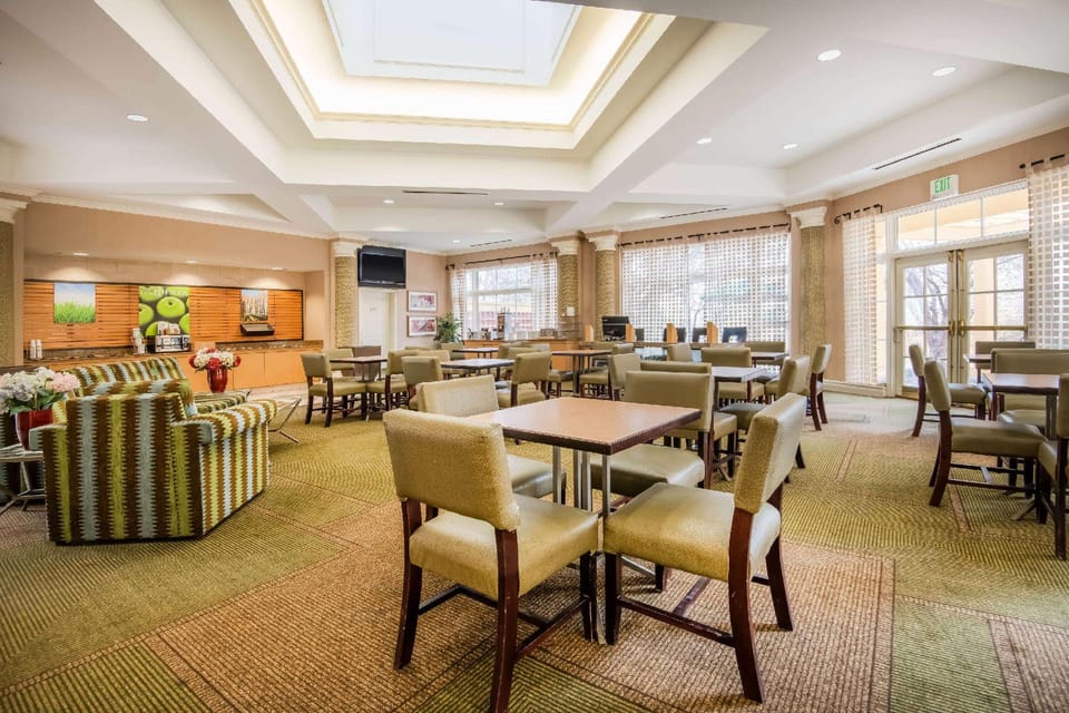 La Quinta Inn & Suites by Wyndham Colorado Springs South AP Hotel in Colorado Springs
