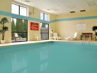 Super 8 By Wyndham Plymouth Hotel in Indiana