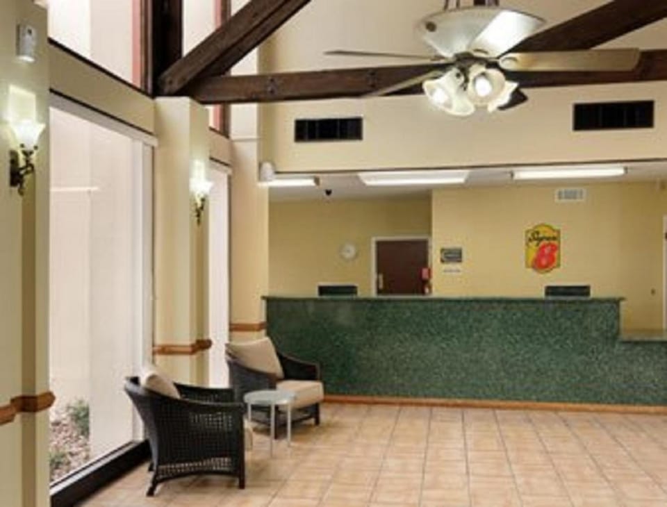 Super 8 By Wyndham Kerrville Tx Hotel in Kerrville