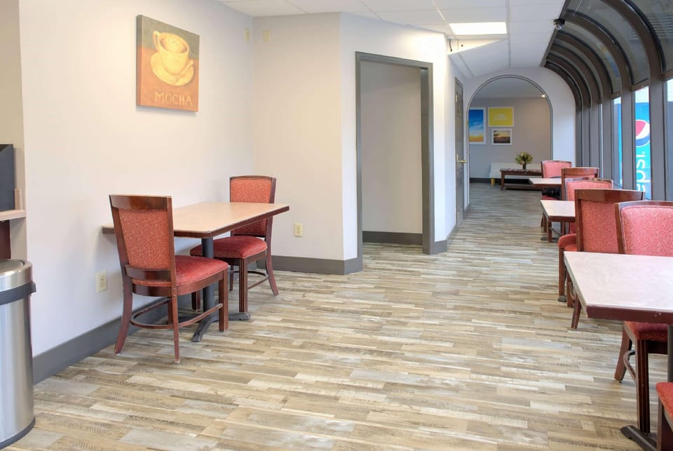 Days Inn by Wyndham Harriman Hotel in Tennessee