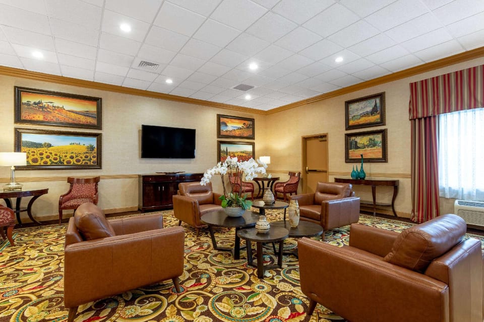Hawthorn Extended Stay by Wyndham West Palm Beach Airport Hotel in West Palm Beach