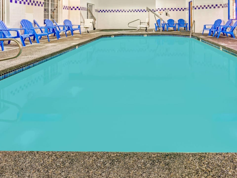 Days Inn & Suites by Wyndham Gresham Hotel in Troutdale