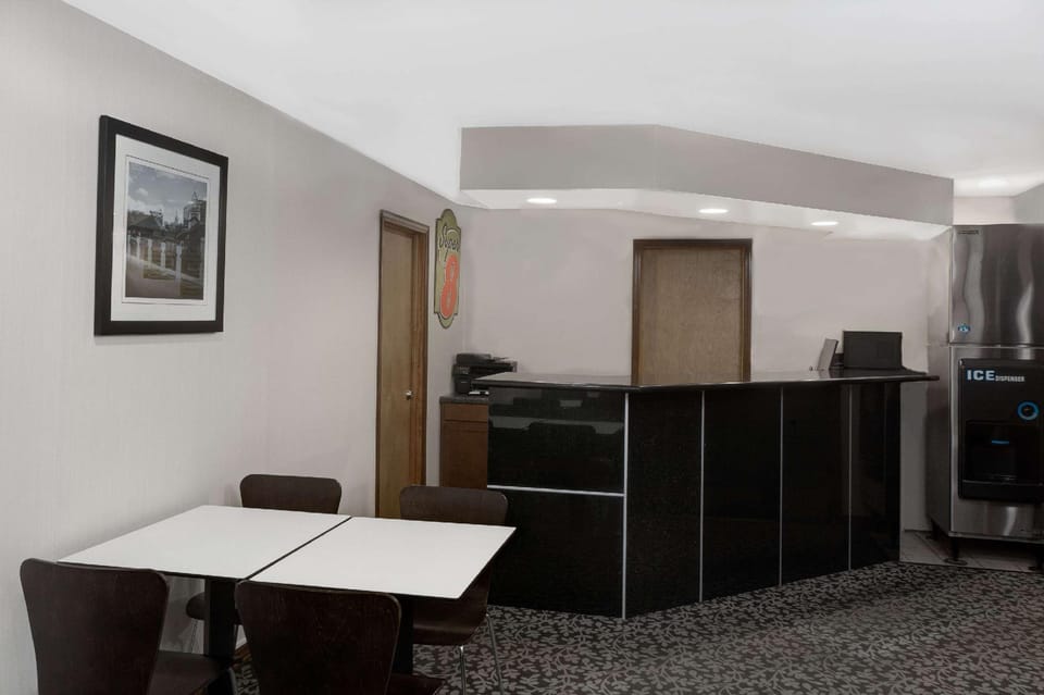 Super 8 by Wyndham Lafayette / Purdue Area Hotel in Lafayette
