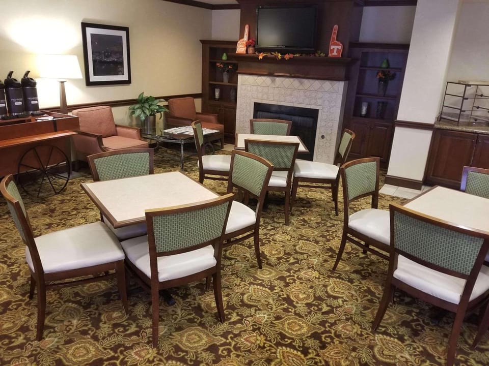 Country Inn & Suites by Radisson, Knoxville at Cedar Bluff, TN Hotel in Cedar Bluff