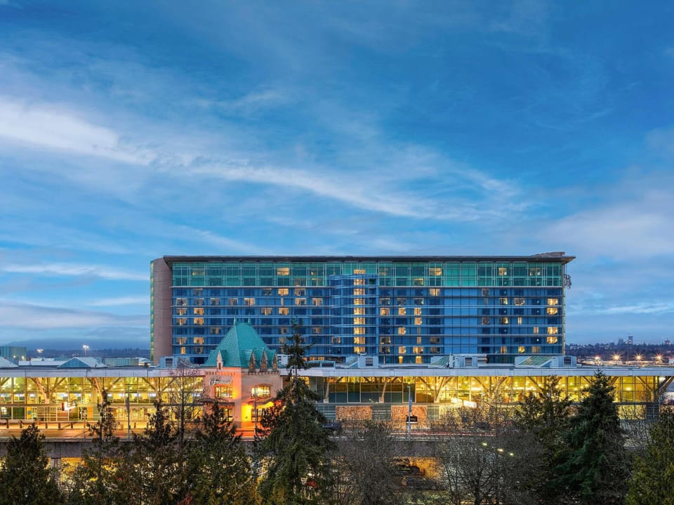 Fairmont Vancouver Airport In-Terminal Hotel Hotel in Richmond
