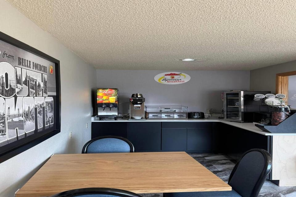 Super 8 By Wyndham Belle Fourche Sd Hotel in Black Hills