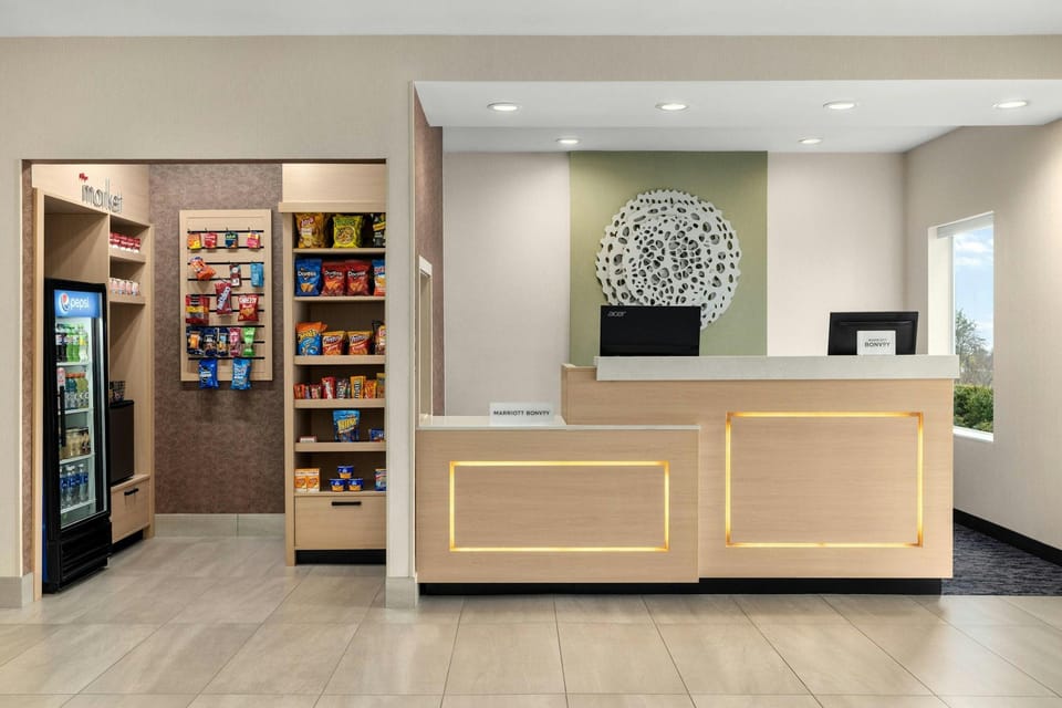 Fairfield by Marriott Inn & Suites Indianapolis Airport Hotel in Indianapolis