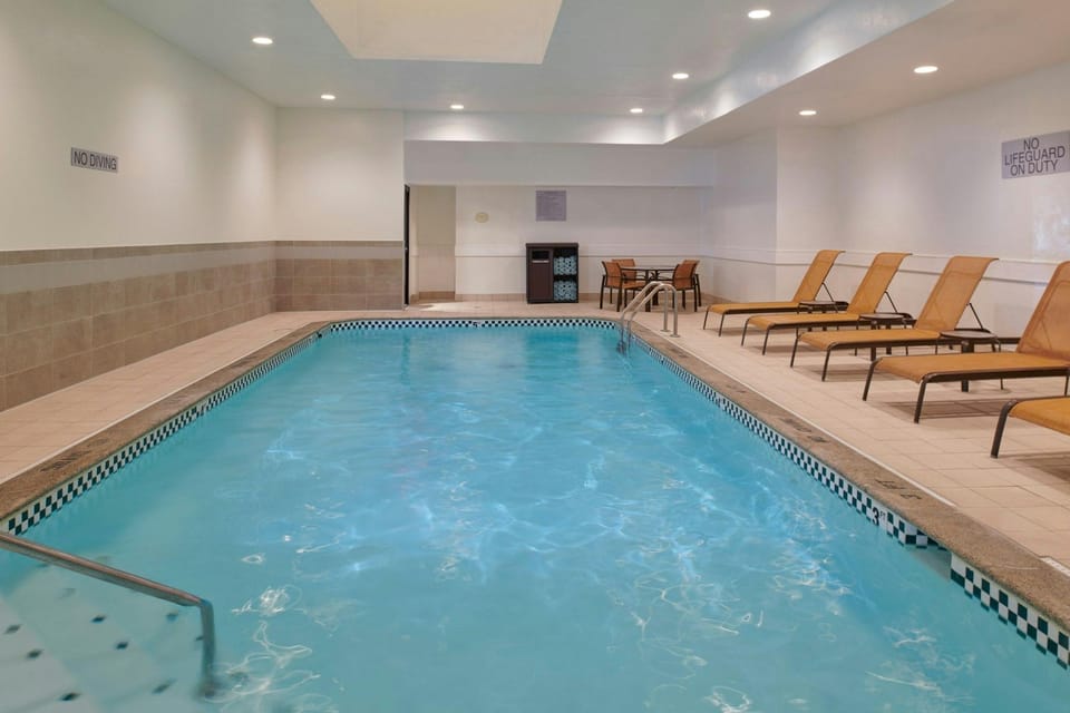 Courtyard by Marriott Detroit Livonia Hotel in Livonia