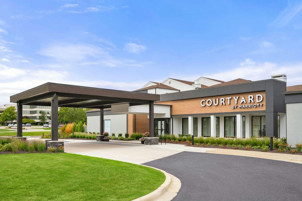 Courtyard by Marriott Detroit Livonia Hotel in Livonia