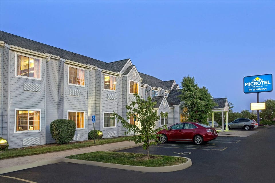Microtel Inn & Suites by Wyndham Mason/Kings Island Hotel in Mason