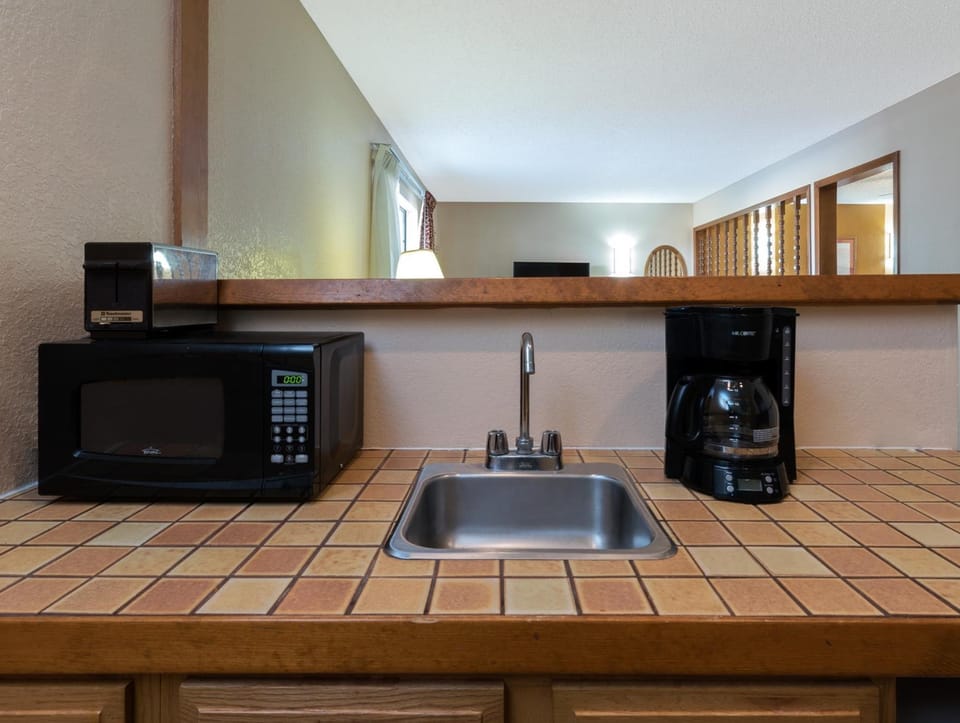 Super 8 By Wyndham Waco/Mall Area Tx Hotel in Woodway
