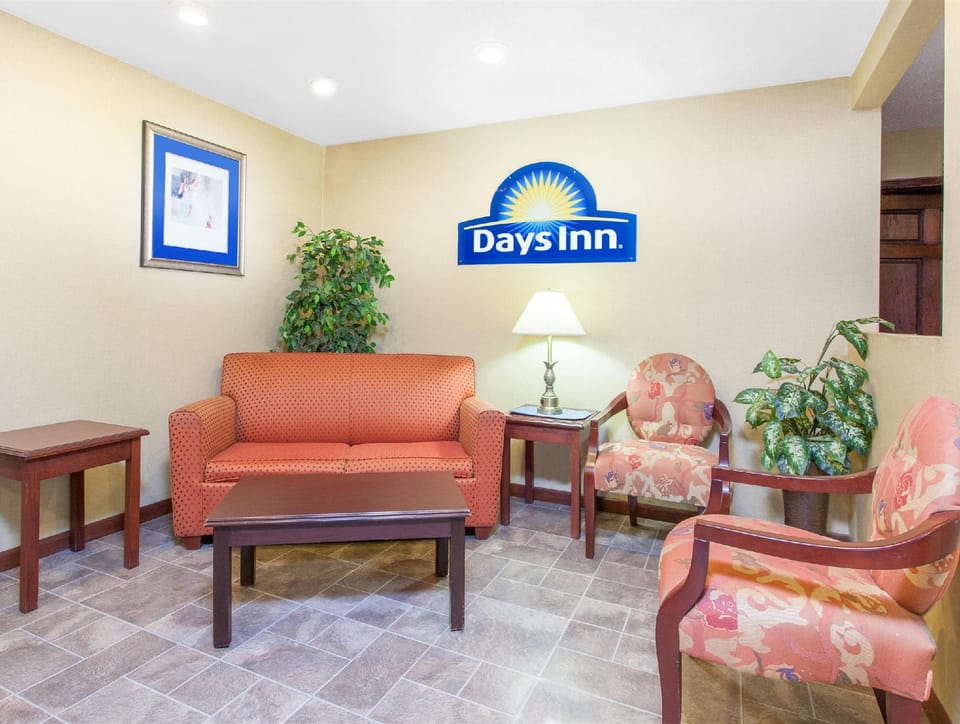 Days Inn by Wyndham Maumee/Toledo Hotel in Maumee