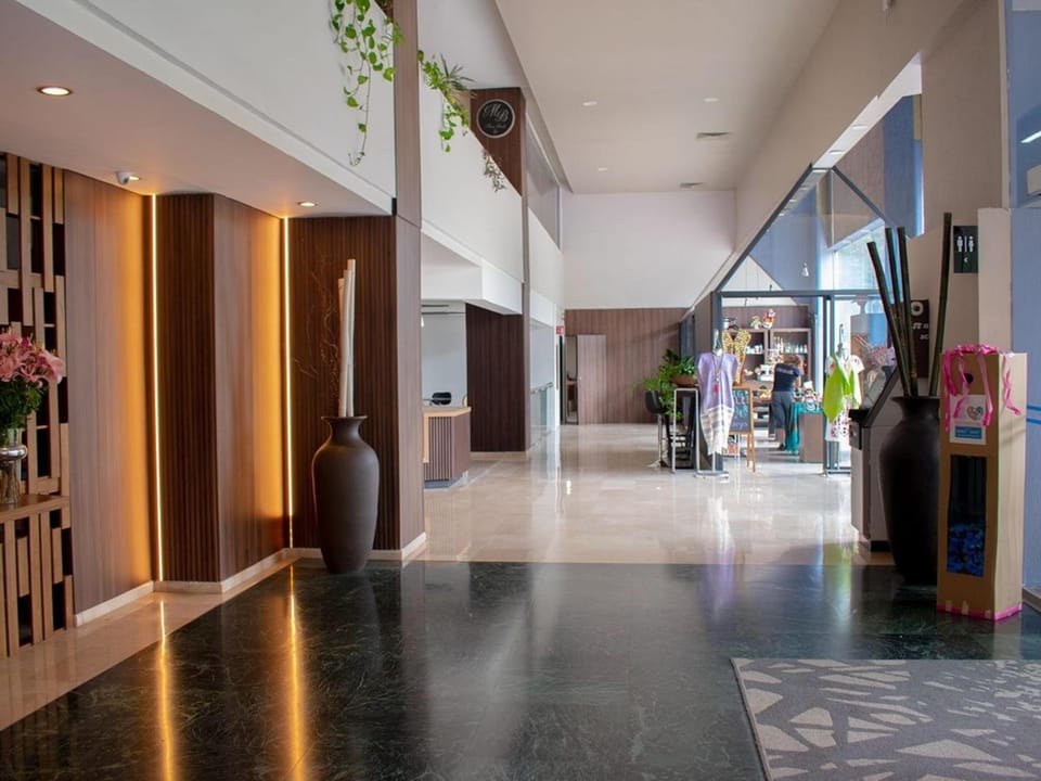 Grand Cantalagua Hotel Morelia, BW Signature Collection Hotel in Morelia
