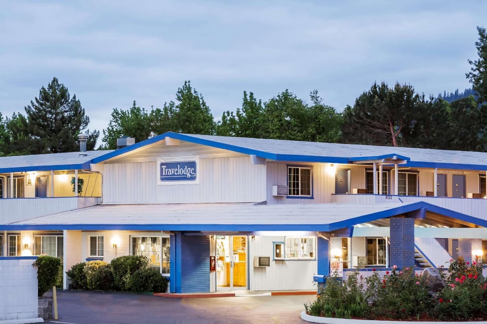 Travelodge by Wyndham Grants Pass Hotel in Grants Pass
