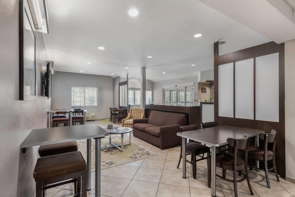 Microtel Inn & Suites by Wyndham Pearl River/Slidell Hotel in Slidell