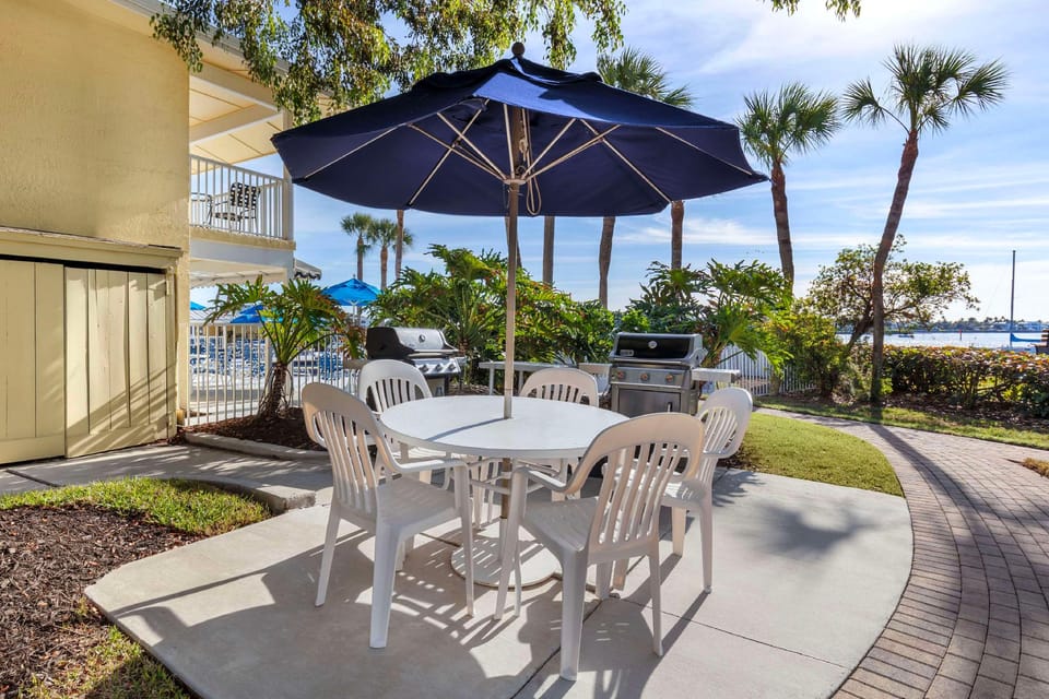 Hilton Vacation Club Charter Club Naples Bay Apartment hotel in Naples