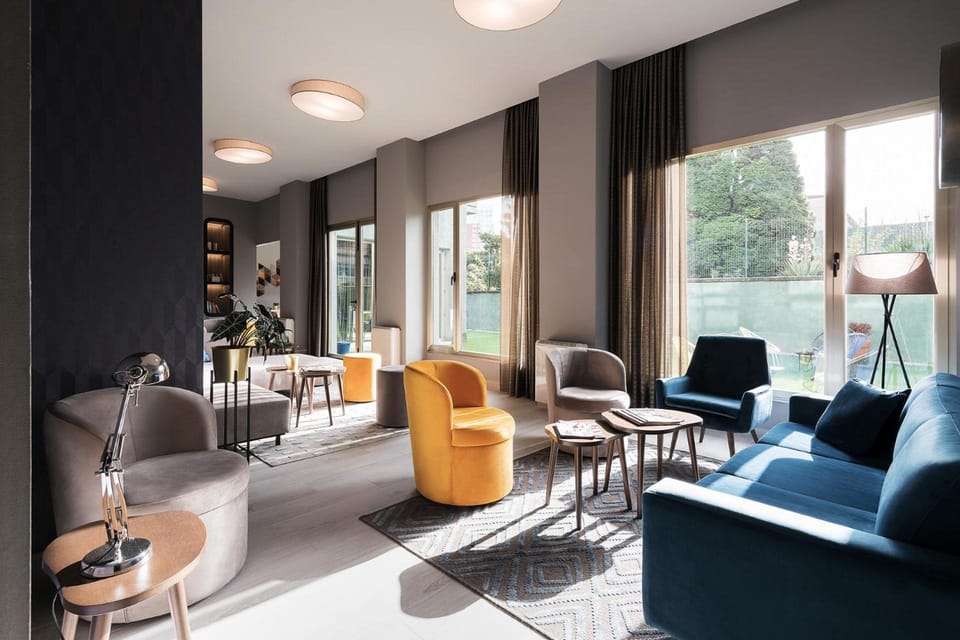 Shared lounge/TV area