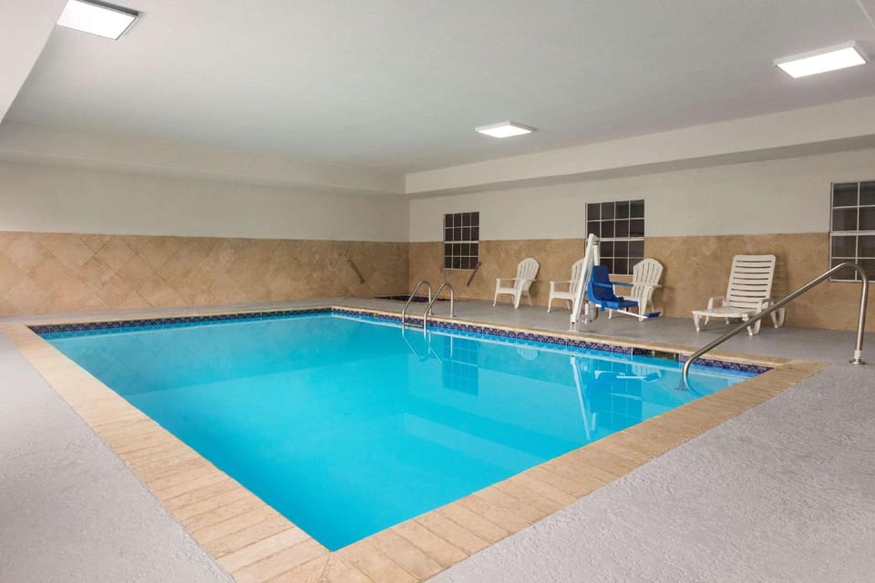 Country Inn & Suites by Radisson, Jackson-Airport, MS Hotel in Richland