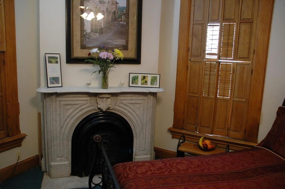 Inn Port D'Vino Hotel in Dayton