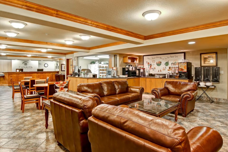 Ramada by Wyndham Ponoka Hotel in Alberta