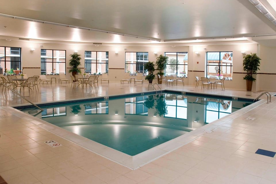 Courtyard by Marriott Canton Hotel in Canton