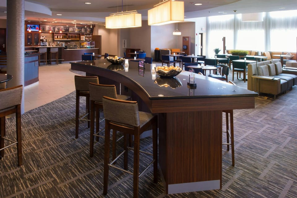 Courtyard by Marriott Canton Hotel in Canton