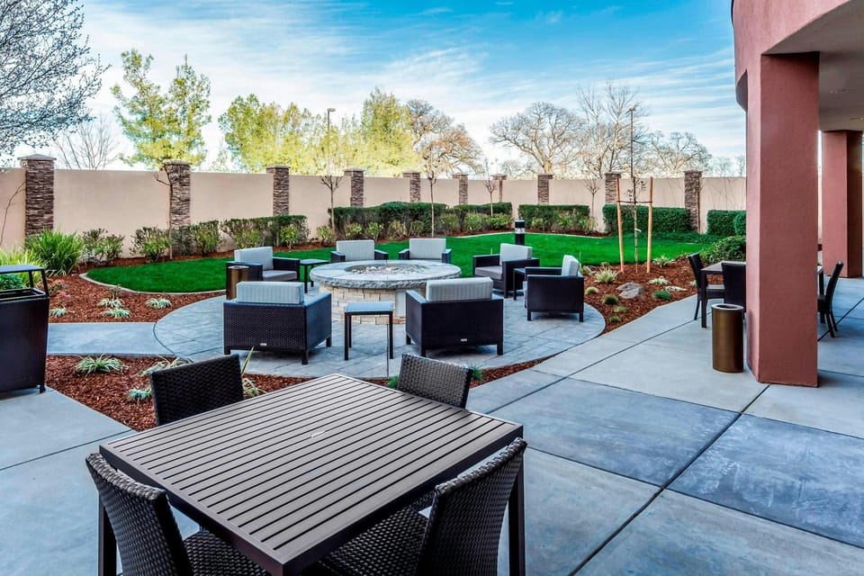 Courtyard by Marriott Roseville Galleria Mall/Creekside Ridge Drive Hotel in Rocklin