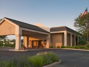 Baymont by Wyndham Michigan City Hotel in Michigan City