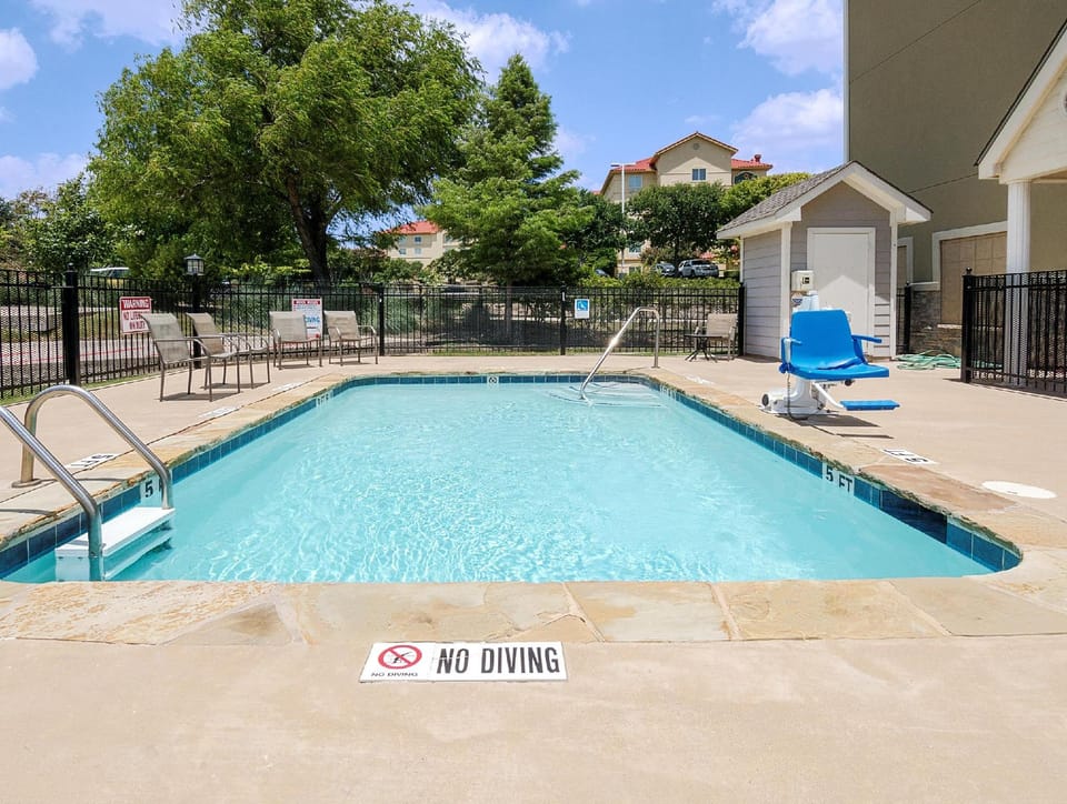 Microtel Inn and Suites by Wyndham Austin Airport Hotel in Montopolis