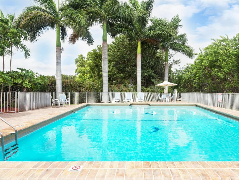 Days Inn by Wyndham Fort Lauderdale-Oakland Park Airport N Hotel in Oakland Park