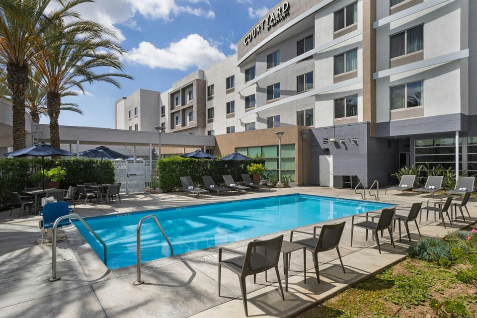 Courtyard by Marriott Long Beach Airport Hotel in Lakewood