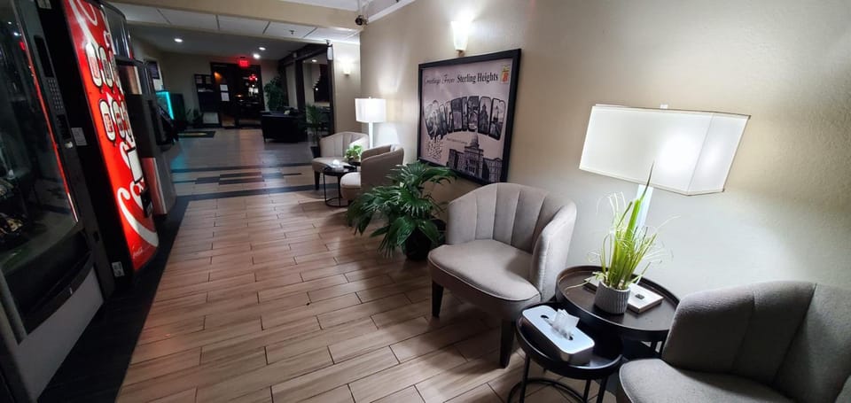 Super 8 By Wyndham Sterling Heights/Detroit Area Hotel in Sterling Heights