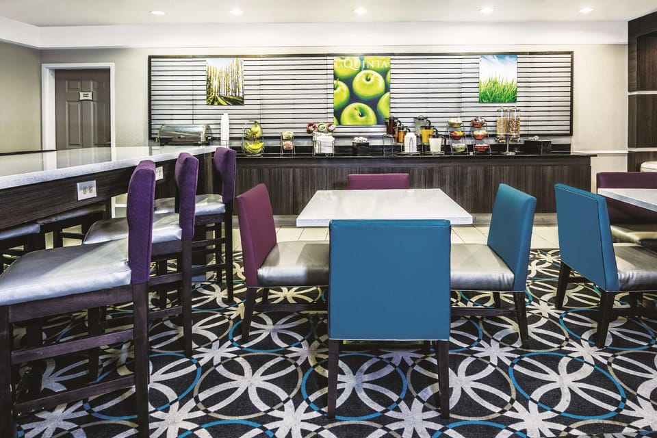 Quality Inn & Suites Hotel in Rosenberg