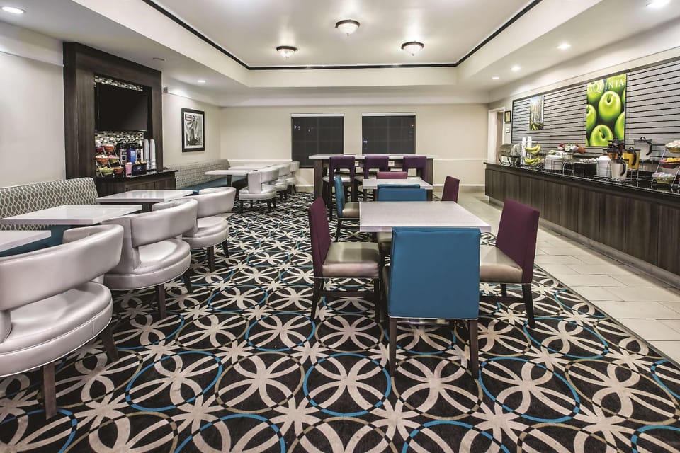 Quality Inn & Suites Hotel in Rosenberg