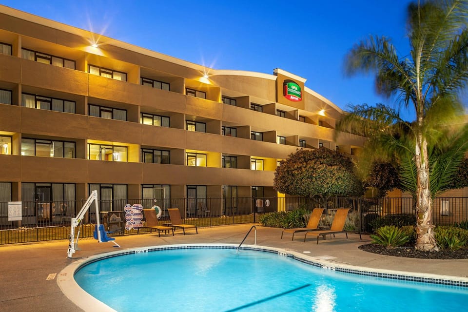 Courtyard by Marriott Fairfield Napa Valley Area Hotel in Fairfield