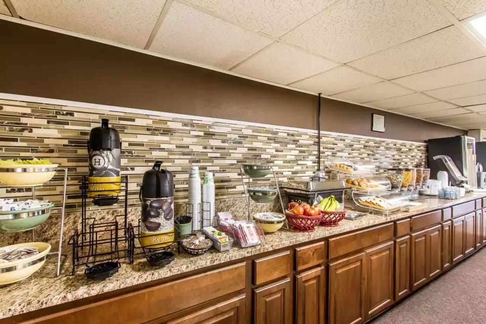 Quality Inn & Suites Bloomington Hotel in Bloomington