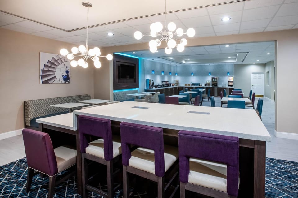 La Quinta Inn & Suites by Wyndham Lubbock North Hotel in Lubbock