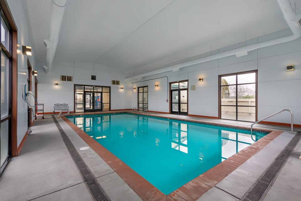 Red Lion Hotel Rogue Regency Medford Airport Hotel in Medford